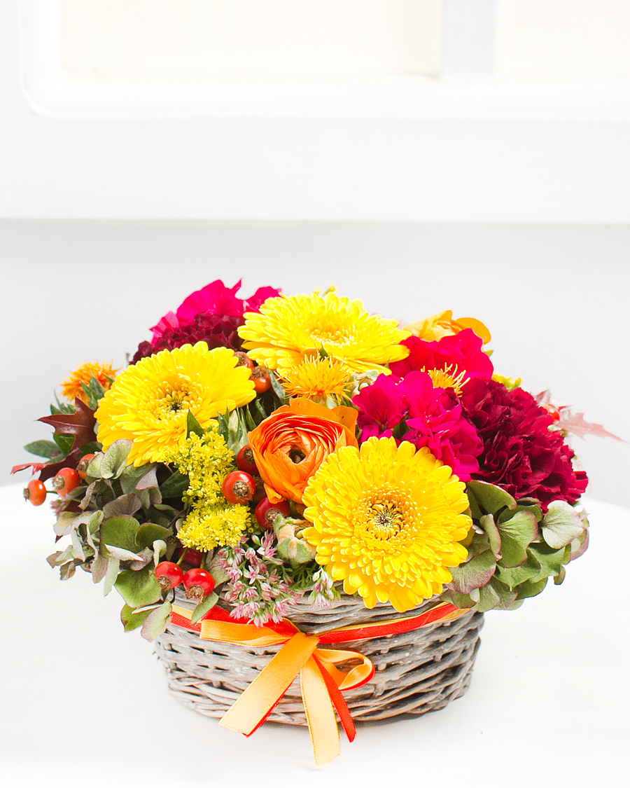 Colourful Flower Arrangement | Flower arrangements | Interflora Latvia ...