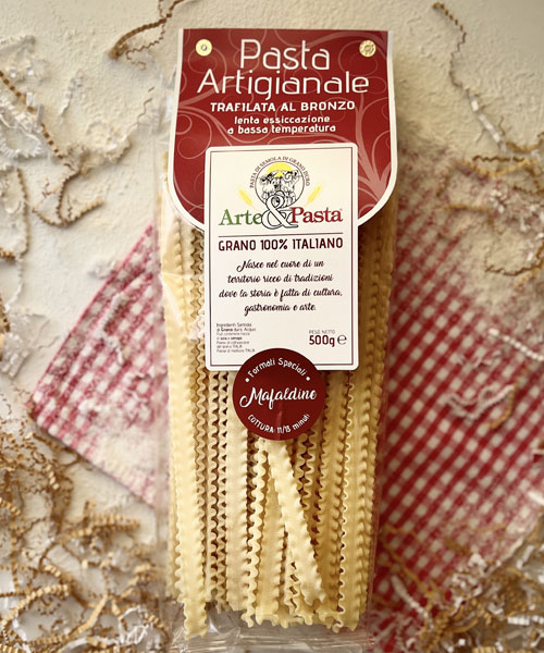 Mafaldine ar rokām gatavoti makaroni