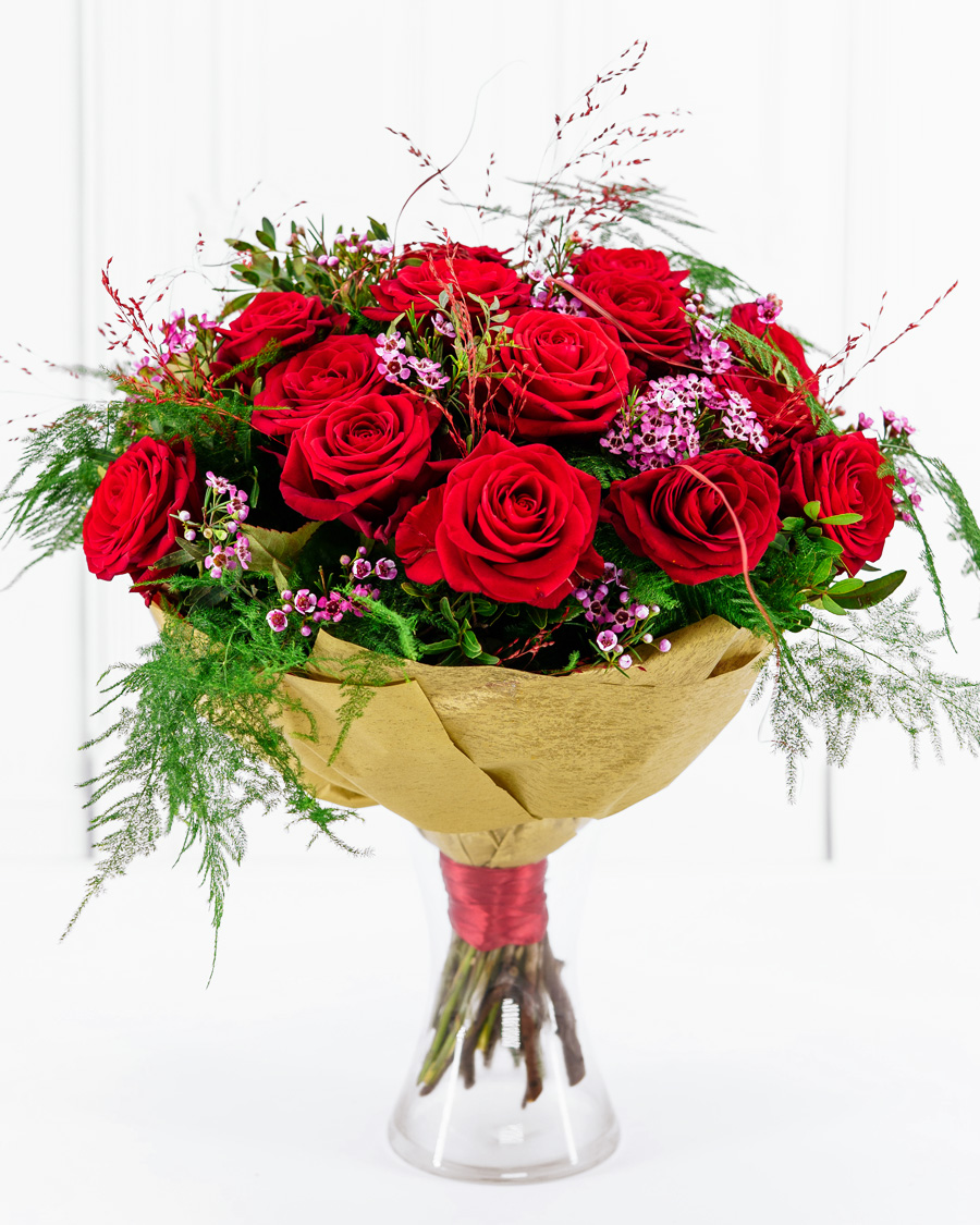 Flaming Passion Roses Interflora Latvia. Flower Delivery